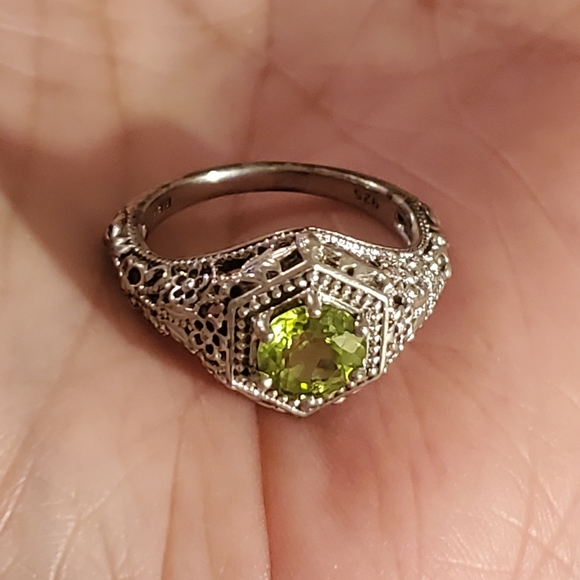 Jewelry - Sterling silver gemstone ring